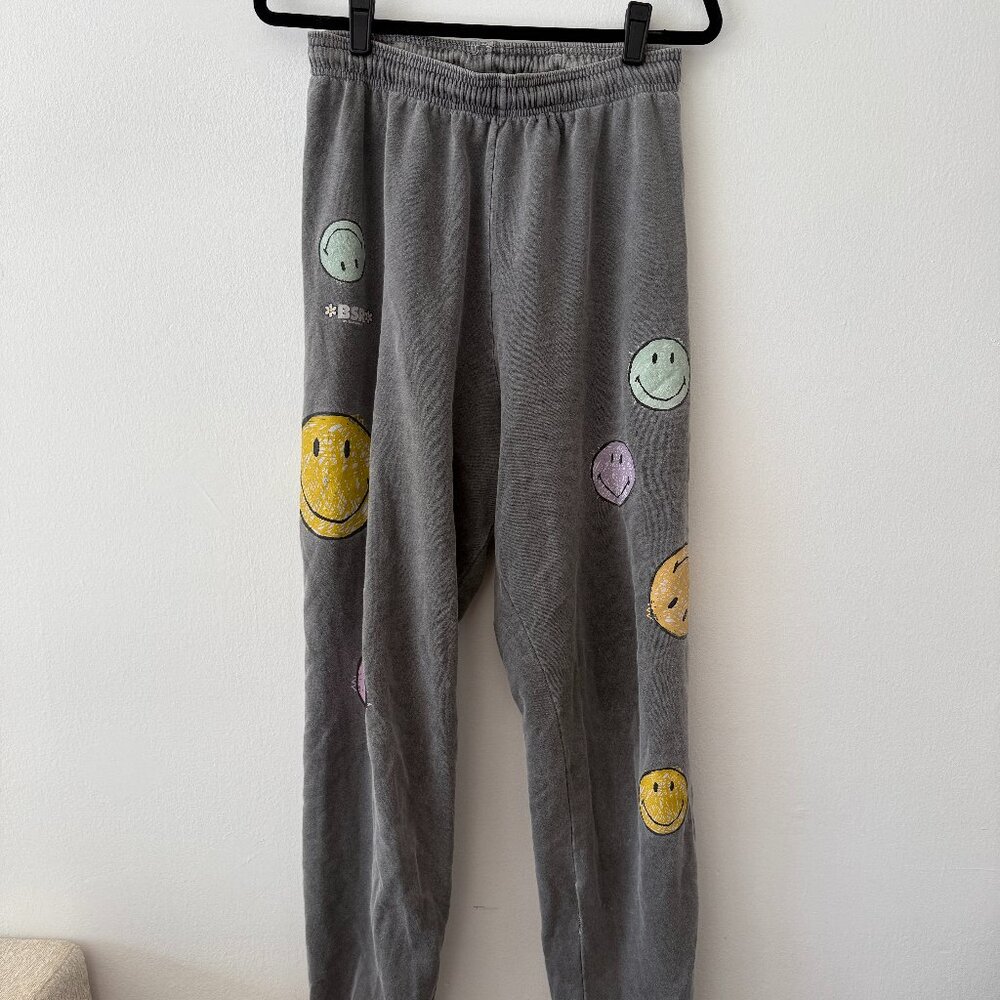 High-Waisted Grey Smiley Face Sweatpants – By Samii Ryan